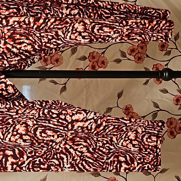 Under Armour 🖤 bnwt Capri leggings (#81-82) - Picture 3 of 8